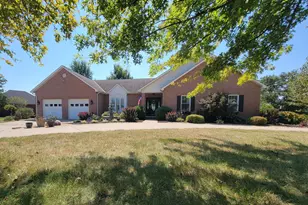 145 Thoroughbred Ln, Walton, KY 41094 - Photo 2