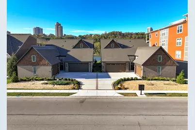 599 Manhattan Boulevard #201, Dayton, KY 41074 - Photo 2