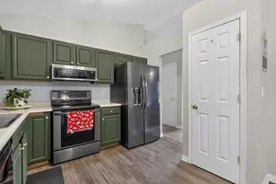 868 Virginiabradford Ct, Elsmere, KY 41018 - Photo 6