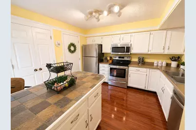 1590 Greens Edge Drive, Florence, KY 41042 - Photo 2