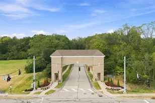 528 Palmer Ct, Crestview Hills, KY 41017 - Photo 2