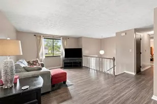8 Crystal Lake Dr, Covington, KY 41017 - Photo 6