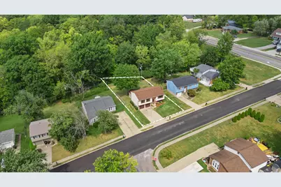8 Crystal Lake Drive, Covington, KY 41017 - Photo 4