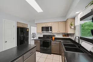 42 Harness Ln, Florence, KY 41042 - Photo 6