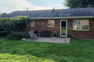 756 Meadow Wood Dr, Villa Hills, KY 41017 - Photo 2