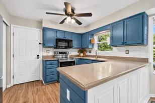 1874 Falcon Crest Cir, Hebron, KY 41048 - Photo 8