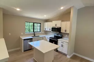 124 Meadow Ln, Dry Ridge, KY 41035 - Photo 2