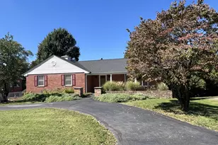 15 Gregory Ln, Fort Thomas, KY 41075 - Photo 2