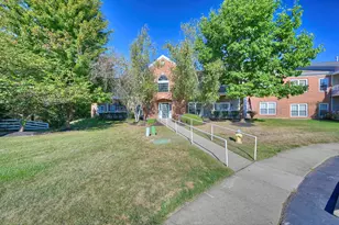 155 Saddlebrook Ln, Florence, KY 41042 - Photo 2