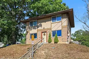 301 Eastern Ave, Elsmere, KY 41018 - Photo 2