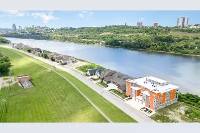 605 Manhattan Boulevard #202, Dayton, KY 41074 - Photo 2