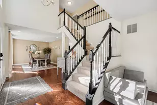 686 Meadow Wood Dr, Crescent Springs, KY 41017 - Photo 4