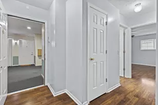 17 Meadow Ln, Highland Heights, KY 41076 - Photo 2