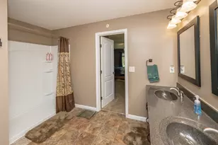 2321 Twelve Oaks Dr, Florence, KY 41042 - Photo 18