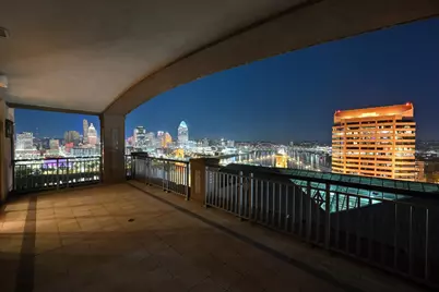 100 W Rivercenter Boulevard #PH2A, Covington, KY 41011 - Photo 42