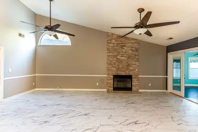 1053 Hampshire Place, Florence, KY 41042 - Photo 2