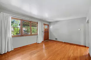 319 Swan Cir, Elsmere, KY 41018 - Photo 6