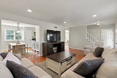 2827 University Circle, Crestview Hills, KY 41017 - Photo 2
