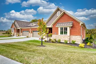 828 Fairbanks Ln, Southgate, KY 41071 - Photo 1