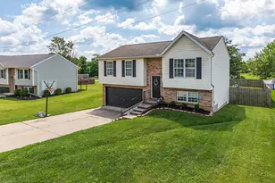 604 Brookwood Dr, Alexandria, KY 41001 - Photo 1