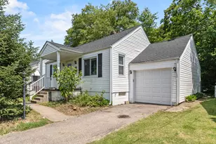 112 Valley Dr, Florence, KY 41042 - Photo 1