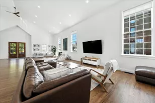 338 E 9th St, Newport, KY 41071 - Photo 1