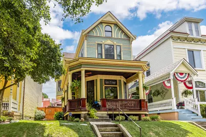 558 E 4th Street, Newport, KY 41071 - Photo 1