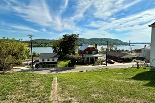 448 W 2nd St, Maysville, KY 41056 - Photo 1