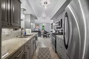 8012 Nob Hill Dr, Fort Thomas, KY 41075 - Photo 1