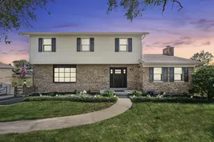 8856 Boone Valley Dr, Florence, KY 41042 - Photo 1