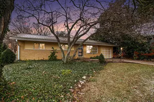 923 Kenridge Dr, Villa Hills, KY 41017 - Photo 1