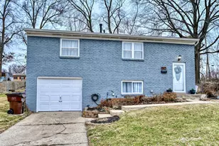 147 Raintree Rd, Florence, KY 41042 - Photo 1