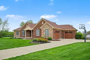2701 Sunchase Blvd, Burlington, KY 41005 - Photo 1