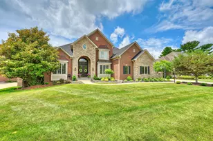 153 Kruempelman Dr, Fort Mitchell, KY 41011 - Photo 1