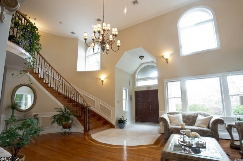 281 Colfax Rd, Wayne, NJ 07470-6208
