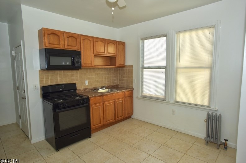 143 Huntington Ter, Newark, NJ 07112-1809