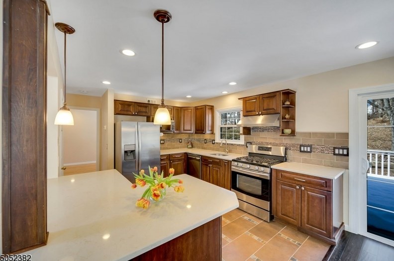 80 Commonwealth Dr, Basking Ridge, NJ 07920-3094