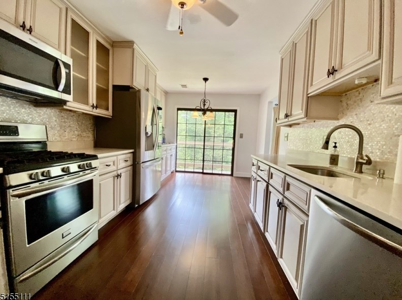 2605 Hemlock Pl, Basking Ridge, NJ 07920-3137