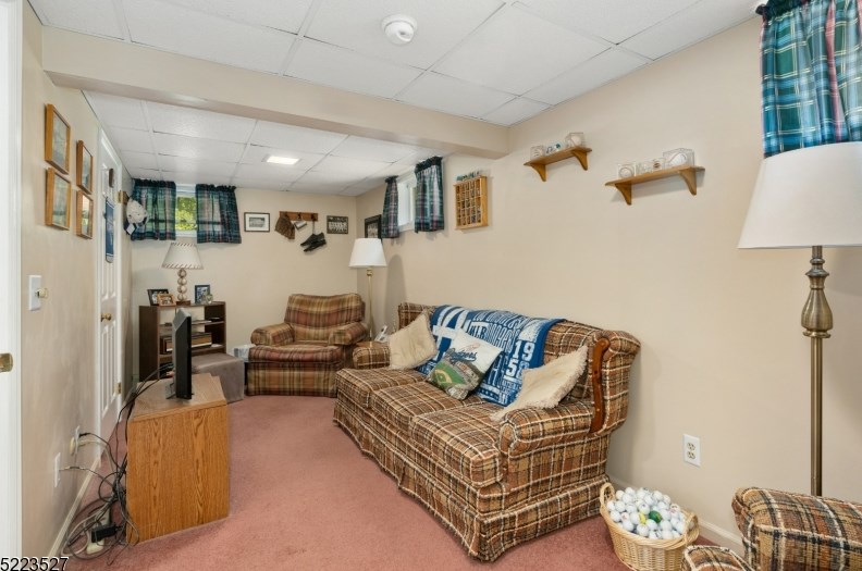 74 Woodside Ave, Fredon NJ 07860-2403 exterior