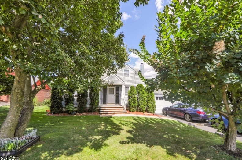102 Greenlawn Ave, Clifton, NJ 07013-3223
