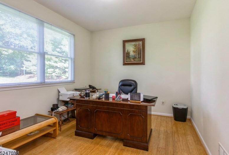 50 Deanna Dr, East Hanover NJ 07936-3208 exterior