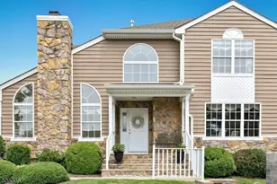 56 Knoll Ct, Long Hill Township, NJ 07946 - Photo 1