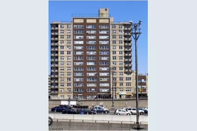 201 Bridge Plaza No #11A, Fort Lee, NJ 07024 - Photo 1