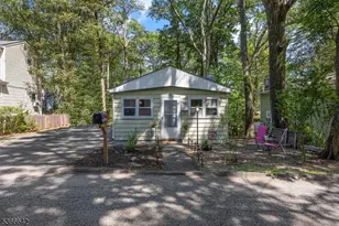 15 Amherst Way, Hopatcong, NJ 07843 - Photo 1