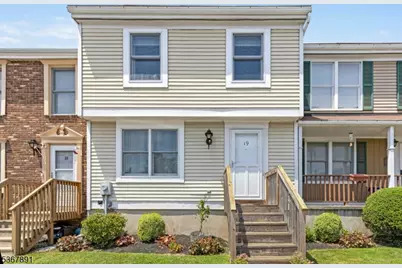 675 Bound Brook Rd  Unit #19, Dunellen, NJ 08812 - Photo 1