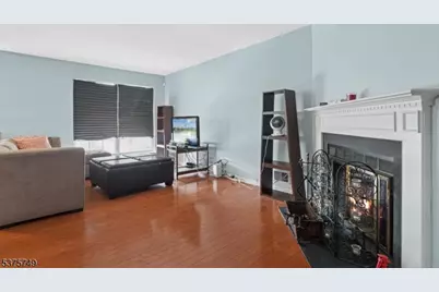 47 Howard Ct, Newark, NJ 07103 - Photo 8