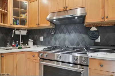 47 Howard Ct, Newark, NJ 07103 - Photo 10