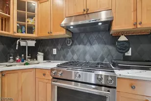 47 Howard Ct, Newark, NJ 07103 - Photo 10