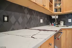 47 Howard Ct, Newark, NJ 07103 - Photo 12