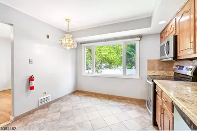 723 Dianne Ct, Rahway, NJ 07065 - Photo 10